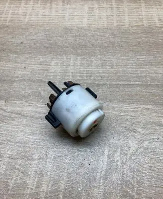 Volkswagen PASSAT B5 Ignition lock contact 4B0905849