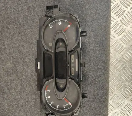 Opel Vivaro Speedometer (instrument cluster) 248107473R VPFRRF10849TF