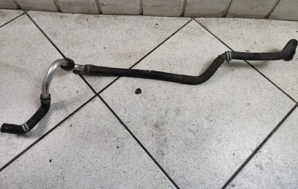 Mercedes-Benz ML W164 Engine coolant pipe/hose