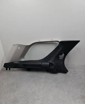 Land Rover Discovery 5 Rear side glass trim HY3231011 156136992