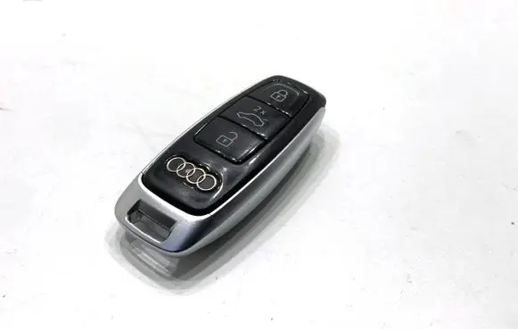 Audi A8 S8 D5 Ignition key/card 4N0959754AL