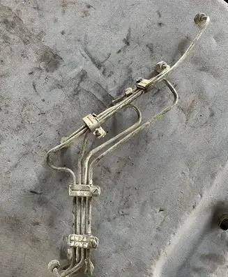 Fuel injector supply line/pipe