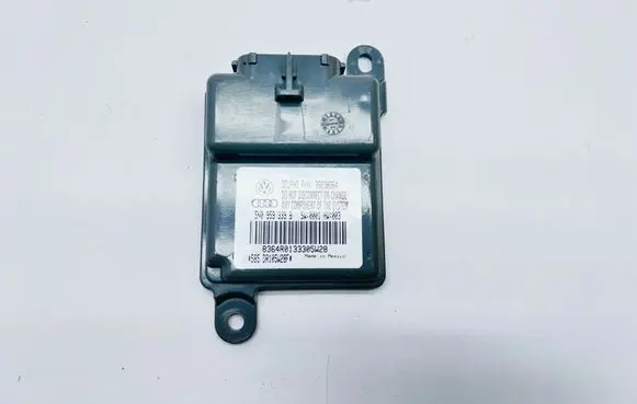 Volkswagen Tiguan Seat control module 28238364 5N0959339B 8364R0133305R28