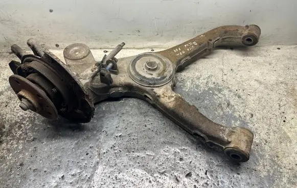 Mercedes-Benz Vito Viano W638 Rear wheel hub spindle/knuckle 