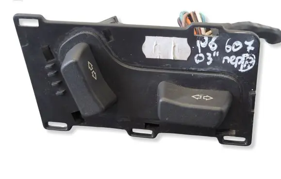 Peugeot 607 Seat control switch MP4689