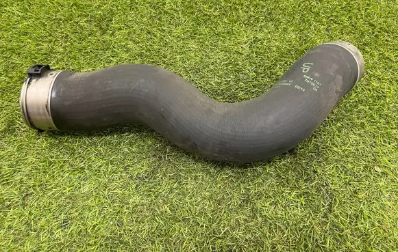 Intercooler hose/pipe