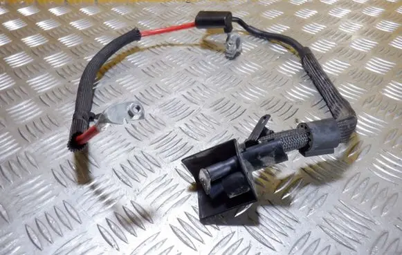 Volkswagen Jetta VI Positive cable (battery) 5C0971228AD