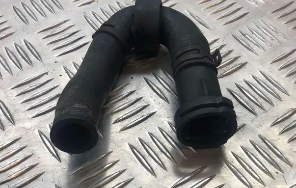 Audi A8 S8 D3 4E Engine coolant pipe/hose 4E0121113