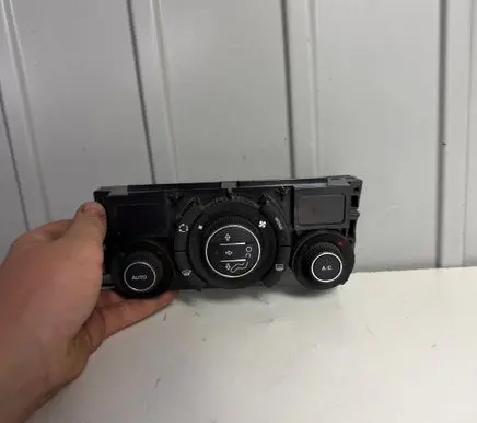 Peugeot RCZ Climate control unit JPF96718462XT 96718462XT