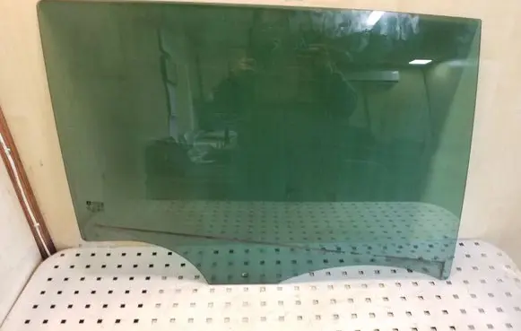 Opel Zafira C Rear door window glass E000292