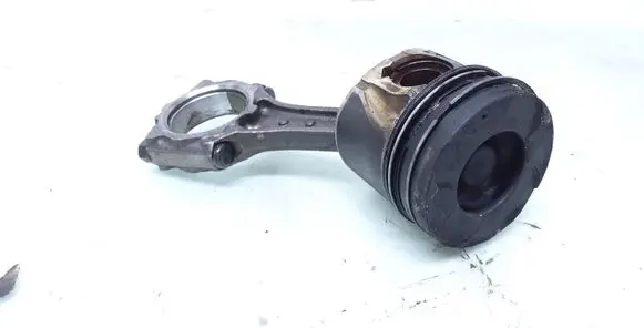 Opel Zafira B Piston with connecting rod