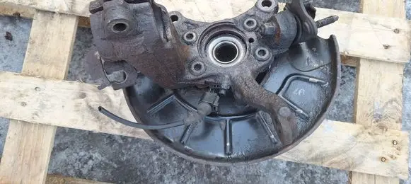 Volkswagen Touran I Front wheel hub 