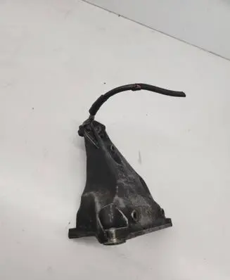 Volkswagen PASSAT B5.5 Engine mounting bracket 8D0199308AG