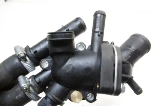 Renault Clio II Thermostat housing 