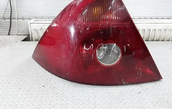 Ford Mondeo Mk III Rear/tail lights 1S7113405A