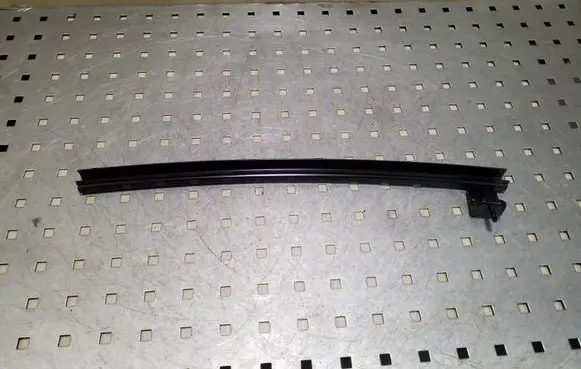 Renault Kadjar Rear door window/glass frame 