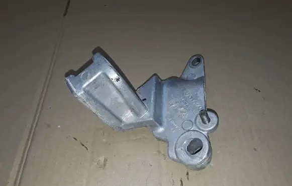 Volvo V40 Engine mounting bracket 31293542 BQ9AA