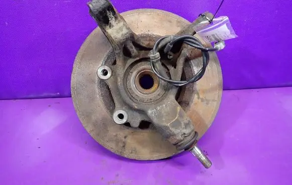 Front wheel hub spindle knuckle