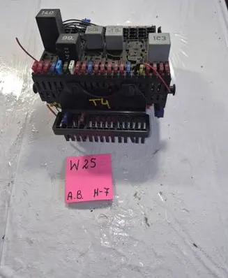 Volkswagen Transporter - Caravelle T4 Other relay 357911253 701937123