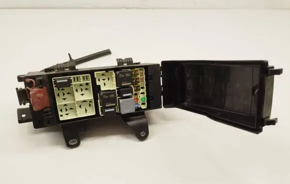 Jaguar F-Pace Fuse module GX7314A076AA P00147268A