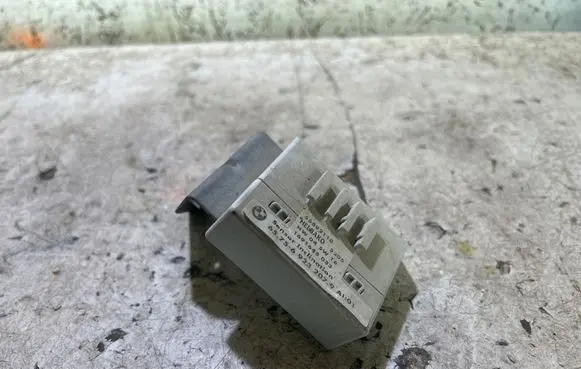 Mini One - Cooper R50 - 53 Fuel injection pump control unit/module 55892110 6923207 1691648033
