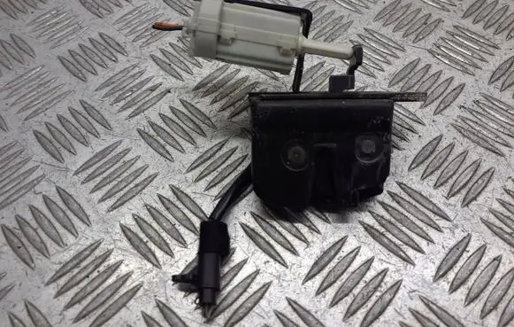 Alfa Romeo 147 Engine bonnet/hood lock/latch loop/hook 