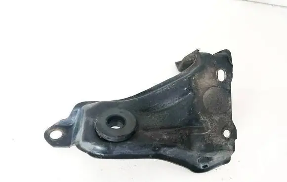 Honda CR-V Radiator mount bracket 