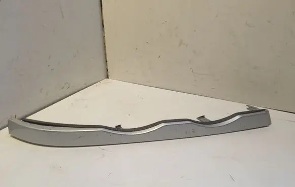 BMW 3 E46 Under headlight/headlamp trim 8208482