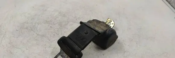 Middle seatbelt (rear)