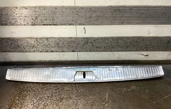 Mercedes-Benz E W211 Trunk/boot sill cover protection A2116900089 PA6GF30