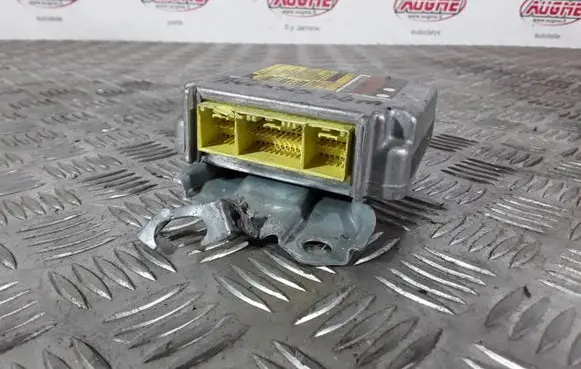 Toyota Avensis T250 Airbag control unit/module 8917005050