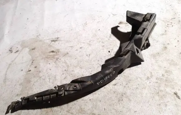 Volkswagen PASSAT B5 Front bumper mounting bracket 3b0807050