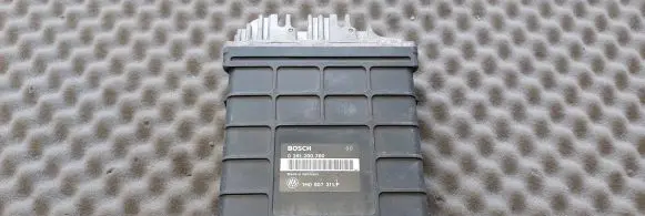 Volkswagen Golf III Engine control unit/module 1H0907311F 0261200760