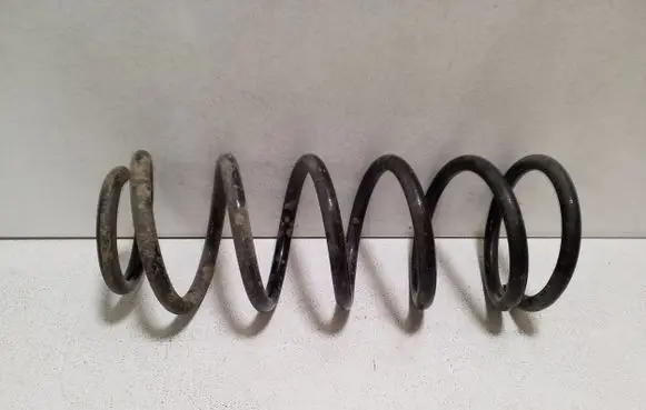Nissan Navara D23 Rear coil spring