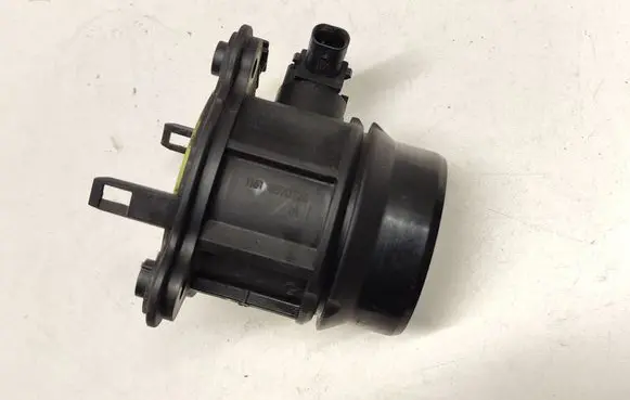 BMW X3 G01 Mass air flow meter 8590724 11618590724