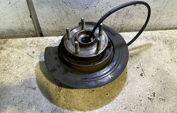 Dodge Durango III Rear wheel hub