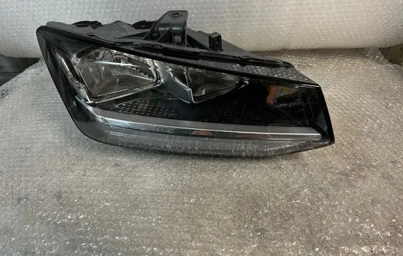 Audi Q2 - Headlight/headlamp 81A941004 90083629 A046439