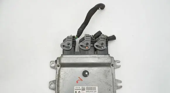 Nissan Qashqai Engine control unit/module MEC93390
