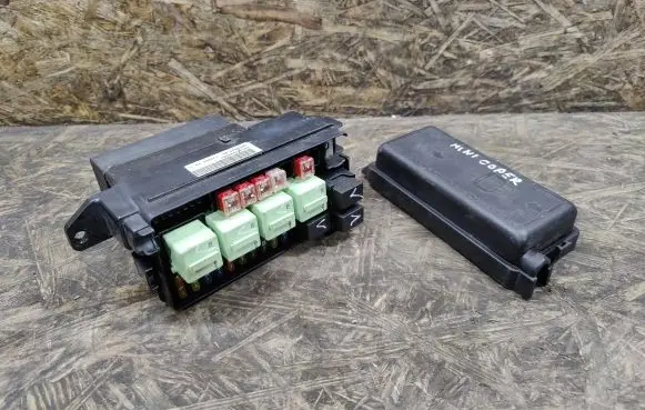 Mini One - Cooper R50 - 53 Fuse module 121305231204 690660403
