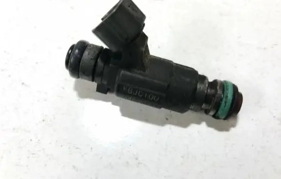 Subaru Legacy Fuel injector fbjc100 0002121