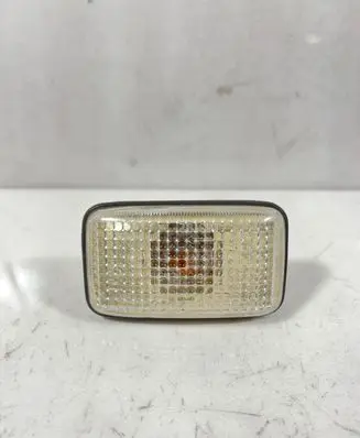 Nissan X-Trail T30 Front fender indicator light 6R019525