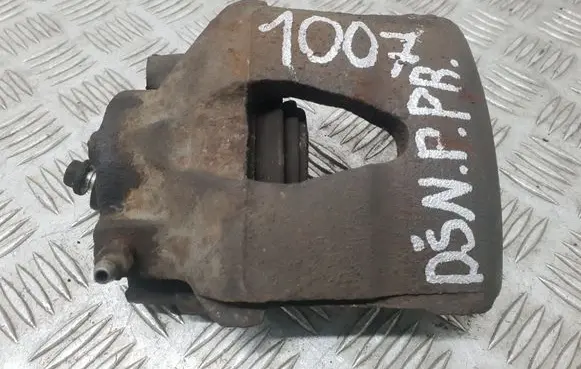 Volkswagen Golf IV Front brake caliper