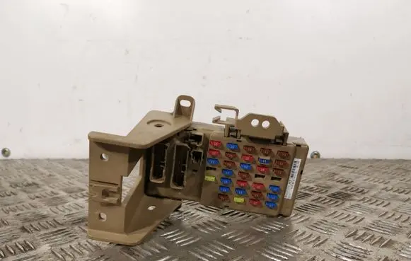 Subaru Forester SJ Fuse module 82201FJ100
