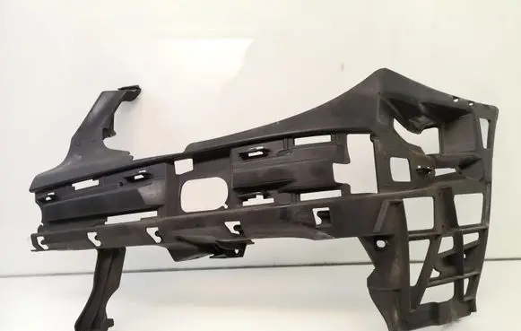 Mercedes-Benz E W211 Front bumper mounting bracket A2118800352
