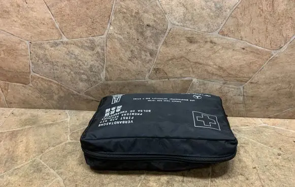 Mercedes-Benz E W212 First aid kit 