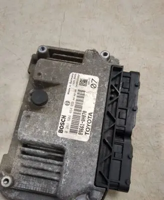 Toyota Aygo AB10 Engine control unit/module 0261S04464 896610H070 1039S33360