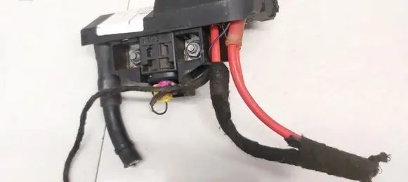 Positive cable (battery)