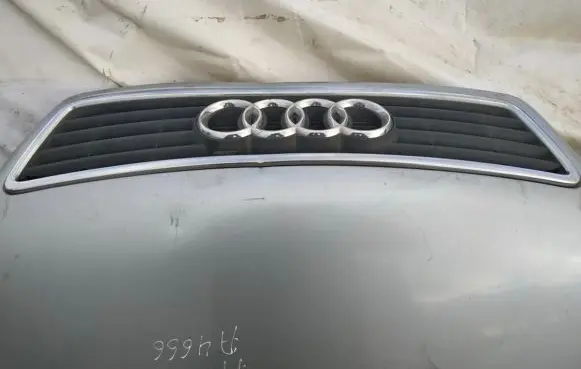 Audi A6 S6 C5 4B Front grill