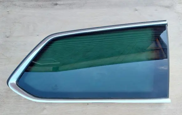 Volkswagen PASSAT B8 Rear side window 3G9845298CH
