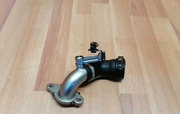 Renault Espace V (RFC) EGR valve line/pipe/hose 147134077R